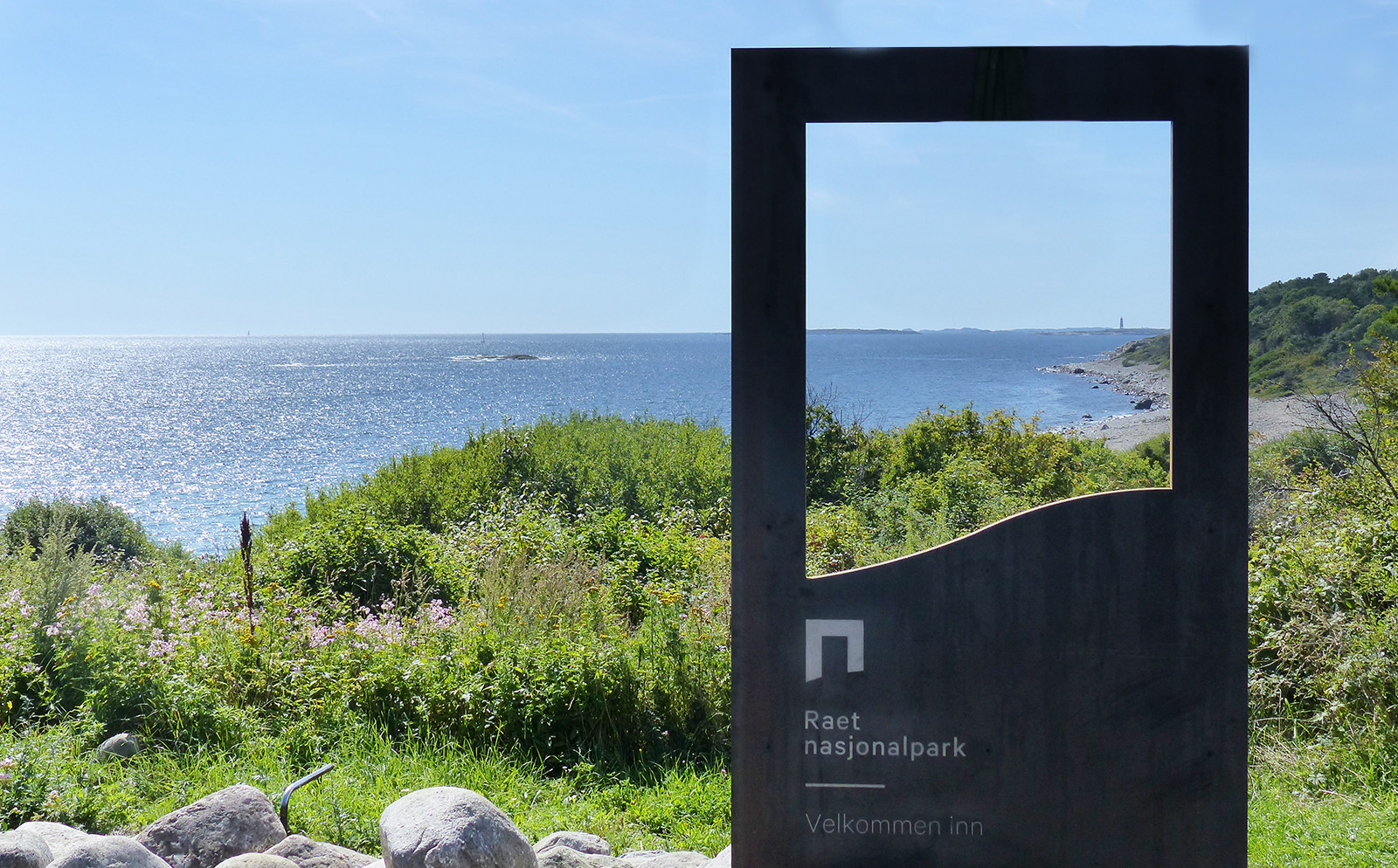 Portalen er et ledd i merkevarestrategien til Norges nasjonalparker, og på Spornes er den plassert helt i tråd med hensikten. Den rammer inn noe av nasjonalparkens kvaliteter og ønsker besøkende velkommen inn i nasjonalparken